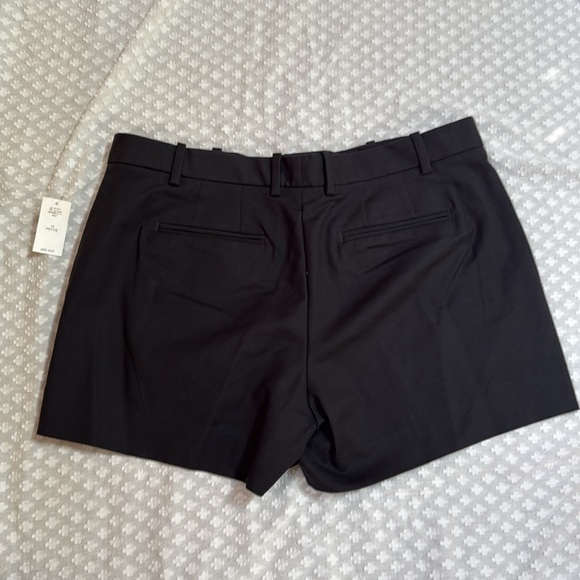 Gap Black Tailored Shorts size 10P - Picture 2 of 8